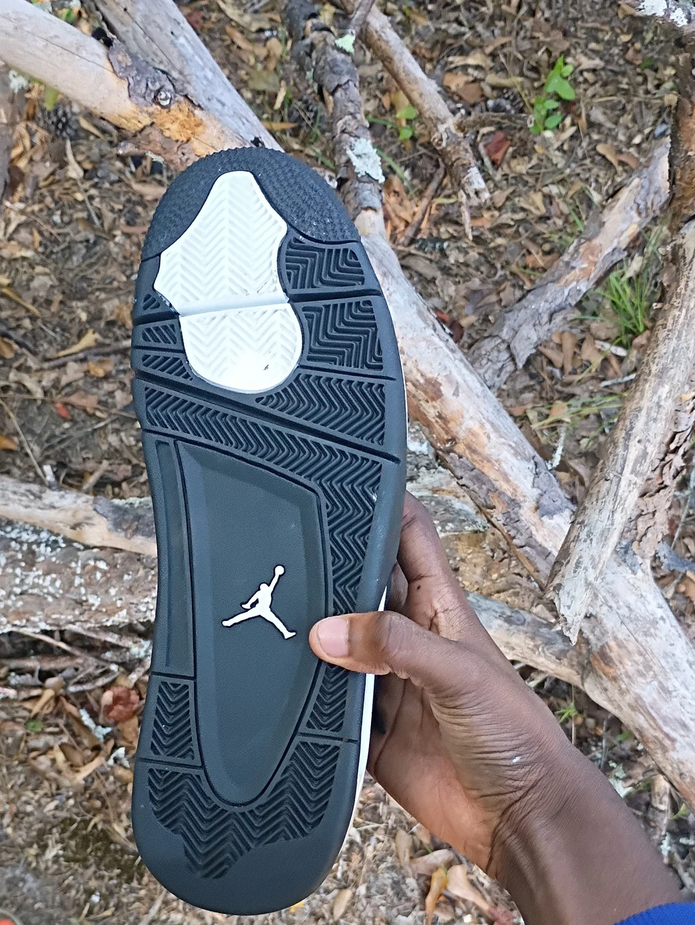 Jordan 4 Thunder Black and White Suede Sneakers - Low Top. Missing Box!!